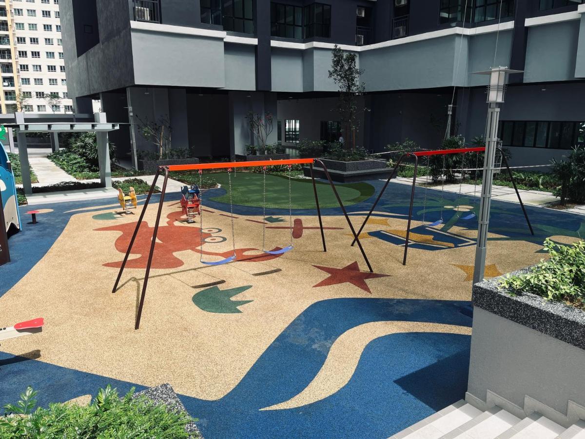 Maxim 2 Bedrooms Mrt Station Cheras Kuala Lumpur Homestay Exterior foto